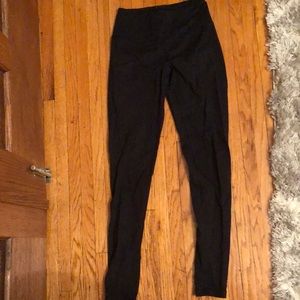 Black Victoria’s Secret leggings